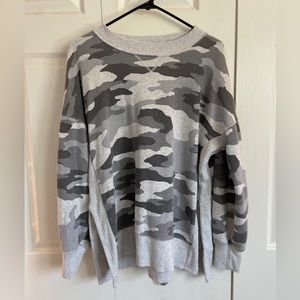 American Eagle Oversized Camo Pullover (medium)